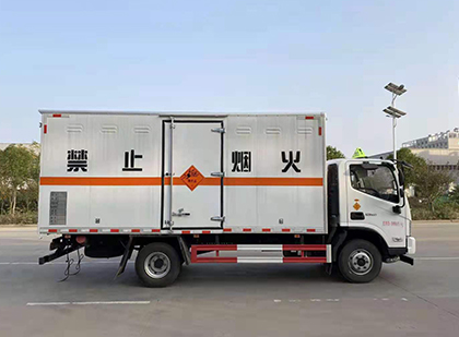 泸定爆破器材运输车