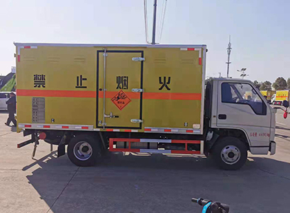 泸定爆破器材运输车技术升级与安全合规新趋势
