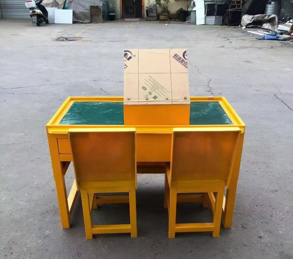 泸定防静电导通桌井下煤矿火工品发放桌:危险品流转的安全守护者